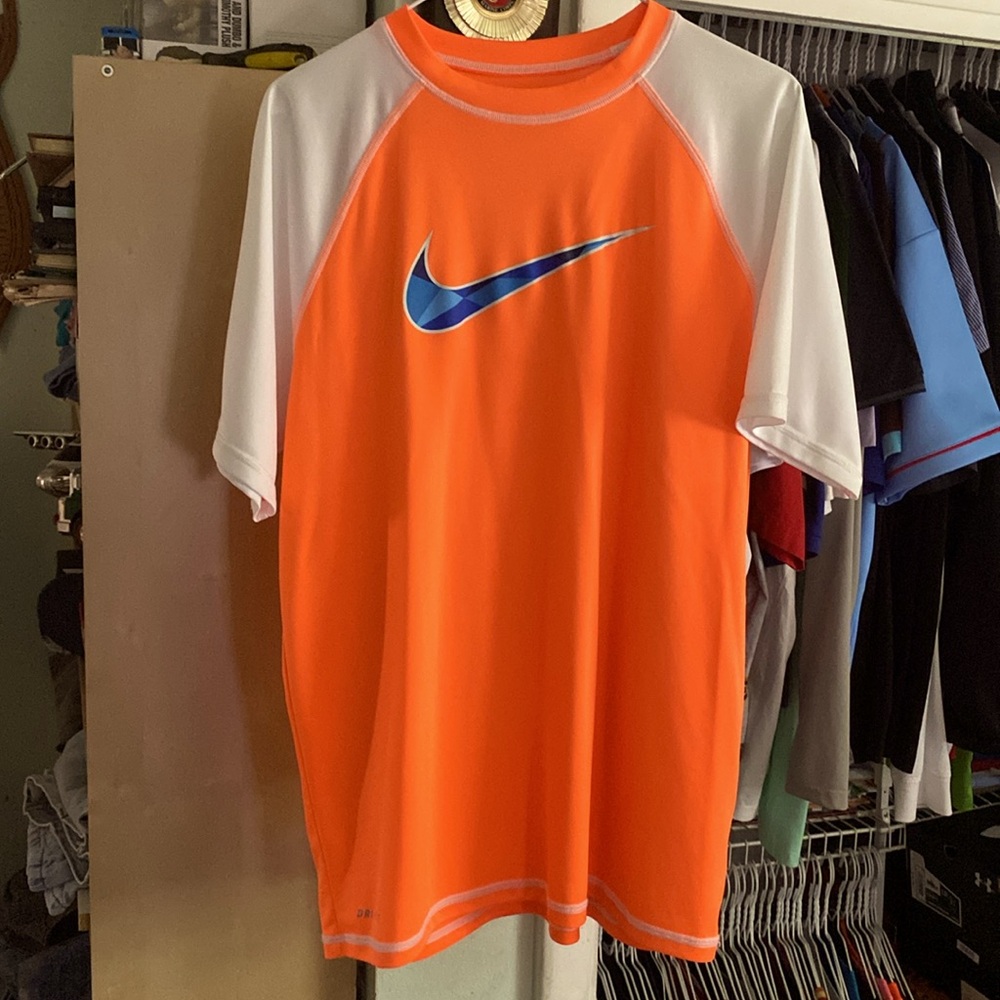 Nike shirt size L Large